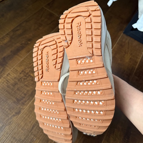 Reebok sneakers - Picture 4 of 4